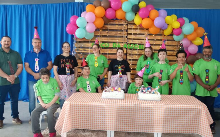 Grupo de PcDs de Lagoa Bonita participa de evento festivo com o tema Circo