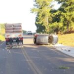 Mulher fica ferida ao capotar veículo na RSC 481 em Arroio do Tigre