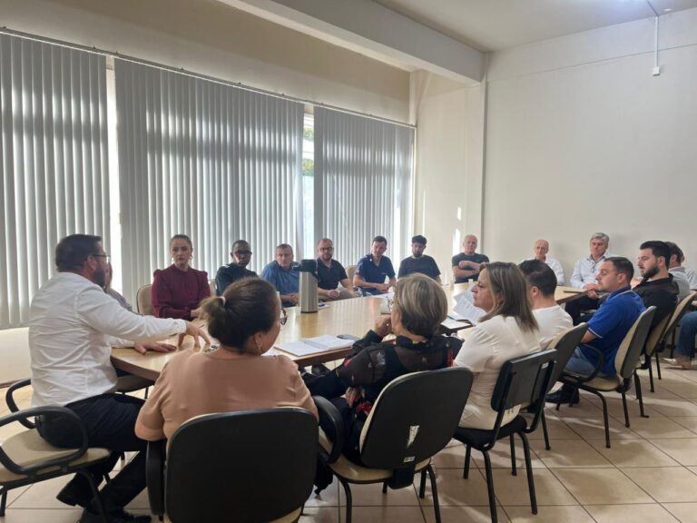 Prefeito Maninho Trevisan assume a presidência da FEJÃO