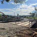 Prefeitura inicia desmanche de ponte de madeira para construção de nova estrutura em Sobradinho