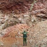 Homem é preso por extração ilegal de pedras e porte irregular de arma em Estrela Velha