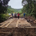 Administração municipal acompanha finalização de pontilhão em Campos Novos