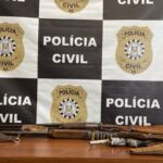 Pai e filho são presos por ameaça e porte ilegal de armas