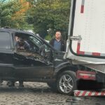 Motorista é socorrida após acidente envolvendo caminhonete e caminhão em Arroio do Tigre