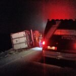 Tombamento de caminhão na Curva do Abacaxi deixa dois feridos na RSC-481