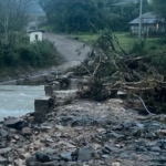 Chuva causa estragos e interrompe trânsito em estradas da região Centro Serra