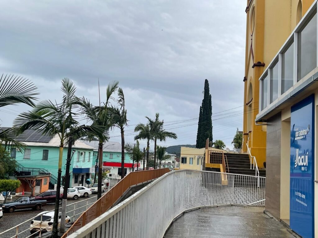 Defesa Civil monitora estragos em 41 municípios gaúchos após fortes tempestades