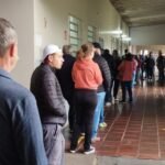 Votação começa com filas nas maiores seções eleitorais da região